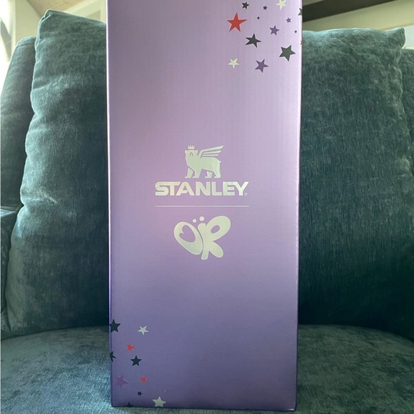 Stanley X Olivia Rodrigo Purple Guts Stars 40 oz Flowstate Quencher Tumbler BNIB - Picture 2 of 12